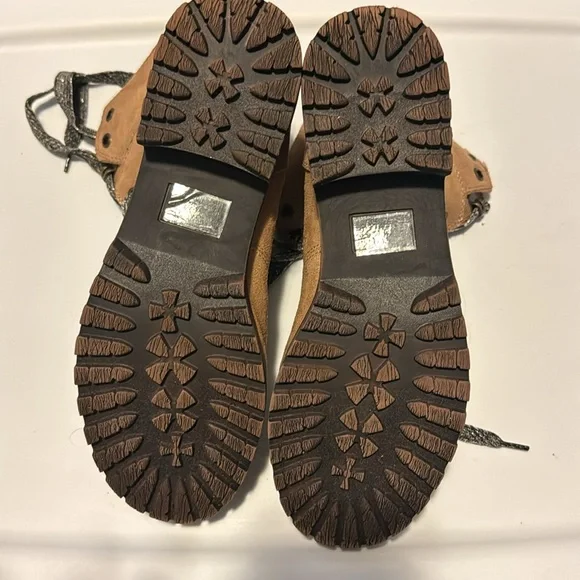 POP Women’s Boots - Picture 3 of 4